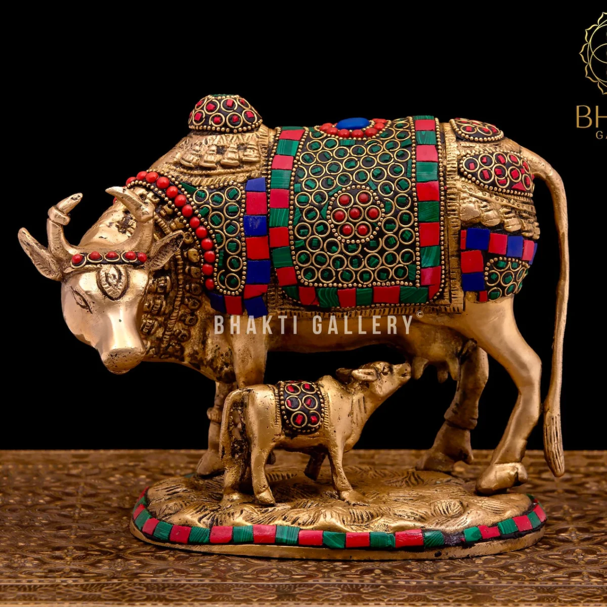 21 cm Brass Kamadhenu Cow and Calf Statue with Stonework – Holy Wish-Fulfilling Cow for Housewarming Gift