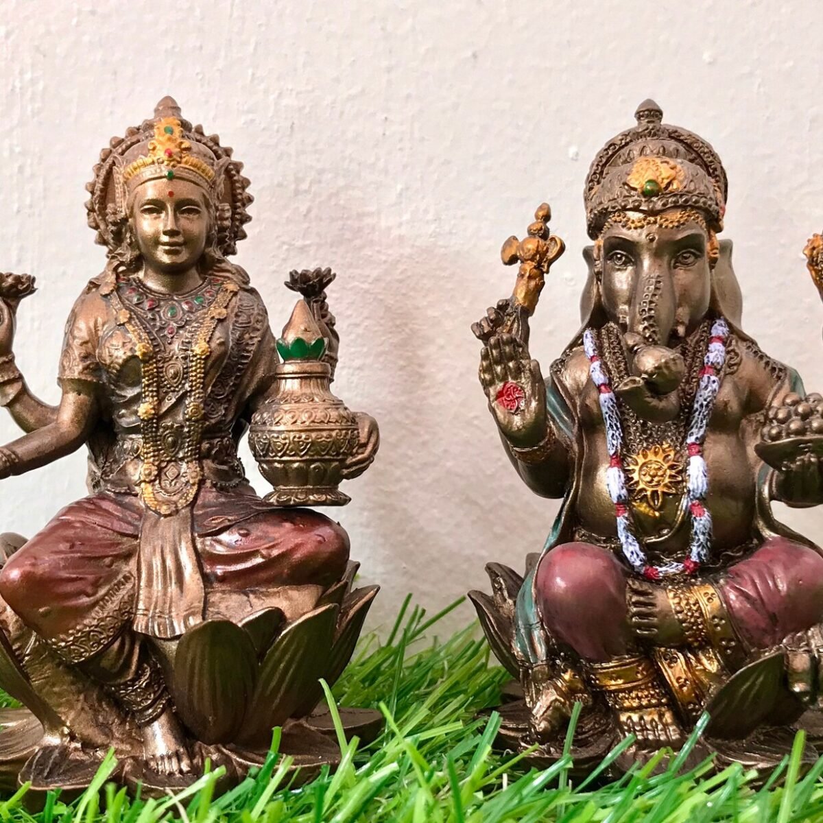 Small Lakshmi Ganesh Statue, 8.5 cm Bonded Bronze Finish Laxmi Ganesh Idol for Home Mandir & Auspicious Decor