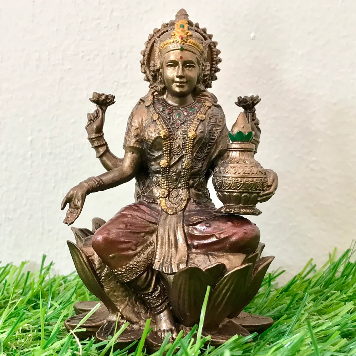 Small Goddess Lakshmi Statue, 8 cm Bonded Bronze Laxmi Idol, Hindu Goddess of Wealth, Fortune & Prosperity